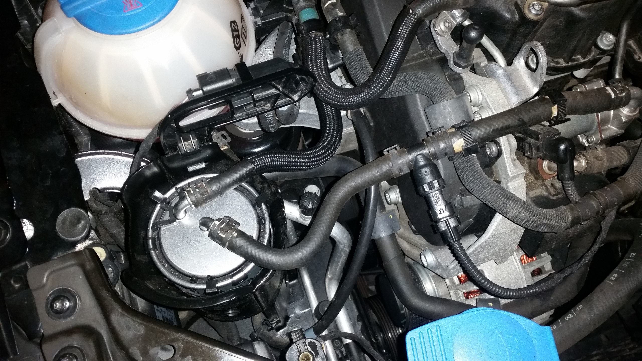 Fumée blanche capot et habitacle, odeur échappement. Page 2 Auto titre