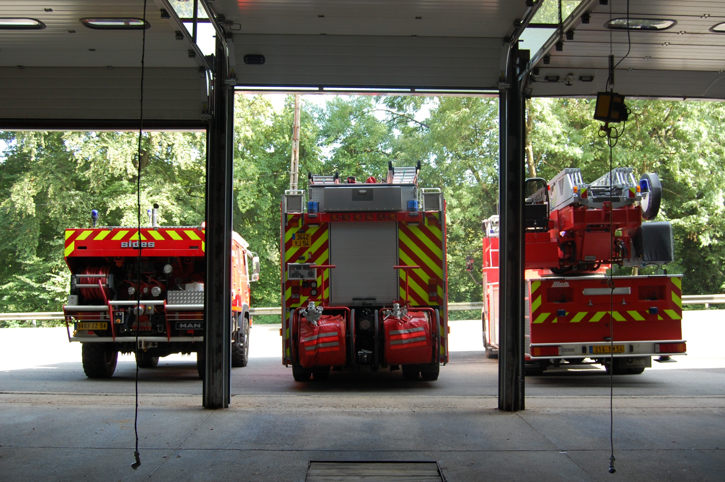 Véhicules des pompiers français  Page 254  Auto titre