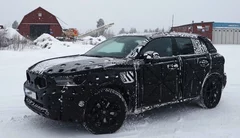 Le Volvo XC40 dans la poudreuse