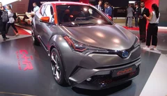 Toyota C-HR Hy-Power : maquillage