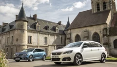 Comparatif : la Peugeot 308 SW restylée défie la Renault Mégane Estate