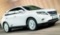 Deux Toyota avec des batteries Tesla