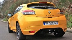 Essai Renault Mégane RS Trophy 2-0 Turbo 265 Ch : L'at...traction la plus rapide du monde !