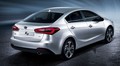 Kia Cerato : Offensive tricorps