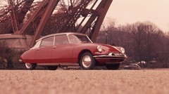 Citroën DS et Renault Twingo : meilleures voitures de leur décennie