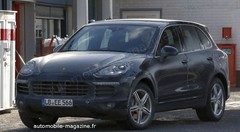 Porsche Cayenne S E-Hybrid : Liftée et chargée