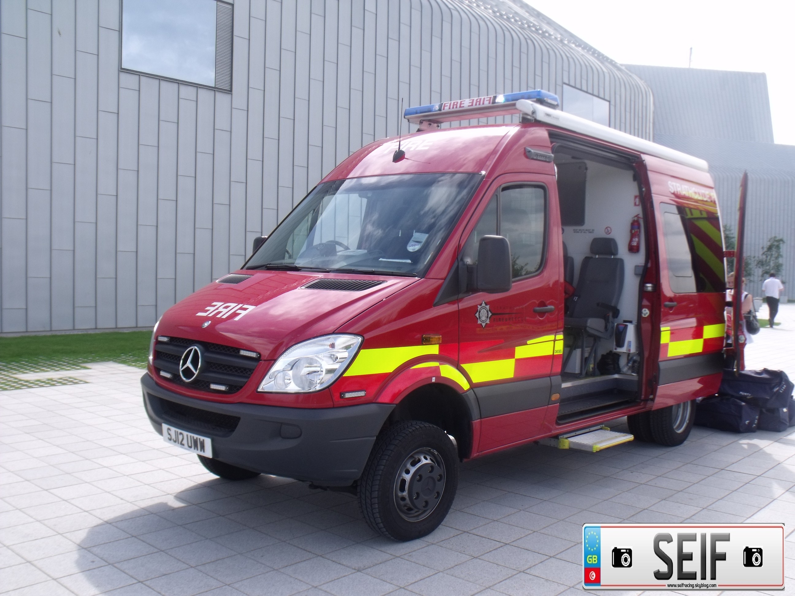 Water And Fire Sous Titre Français Véhicules de pompiers du monde entier. - Page 201 - Auto titre