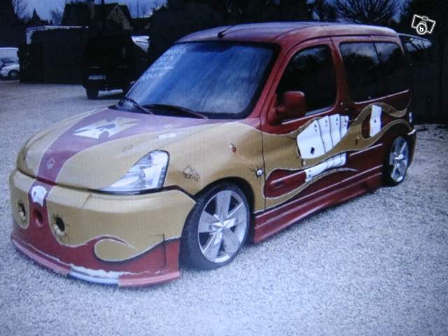 http://up.autotitre.com/forum/up/5b08ec07de.jpg