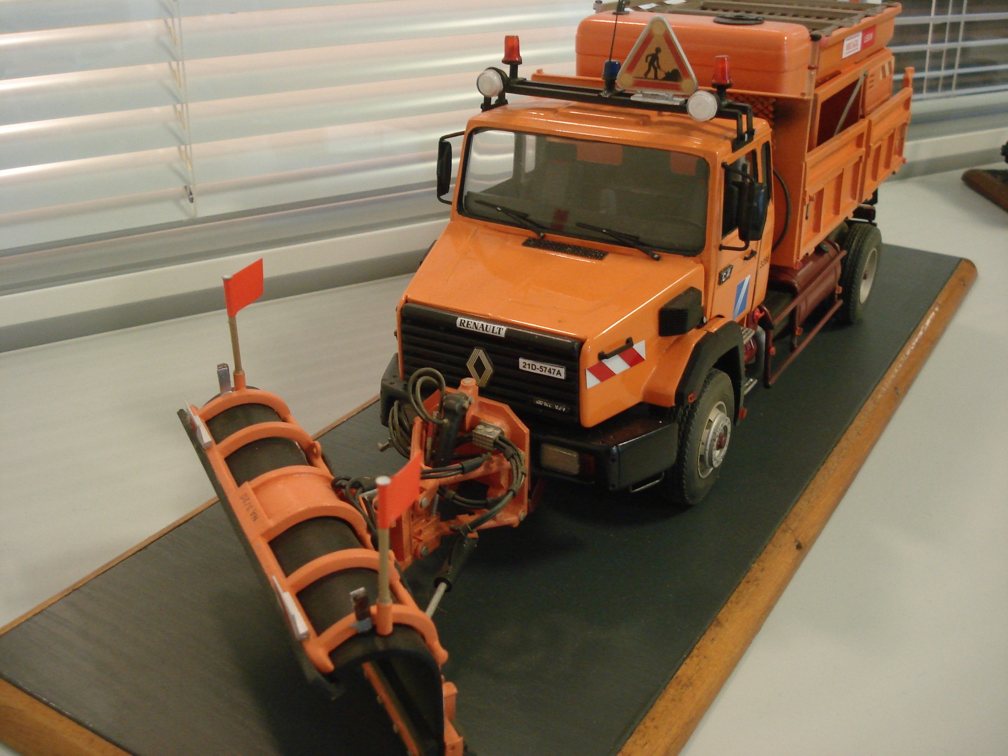 REVELL KOMMUNAL UNIMOG WINTERDIENST 1/24 (Neu (gemäss Beschreibung)) in