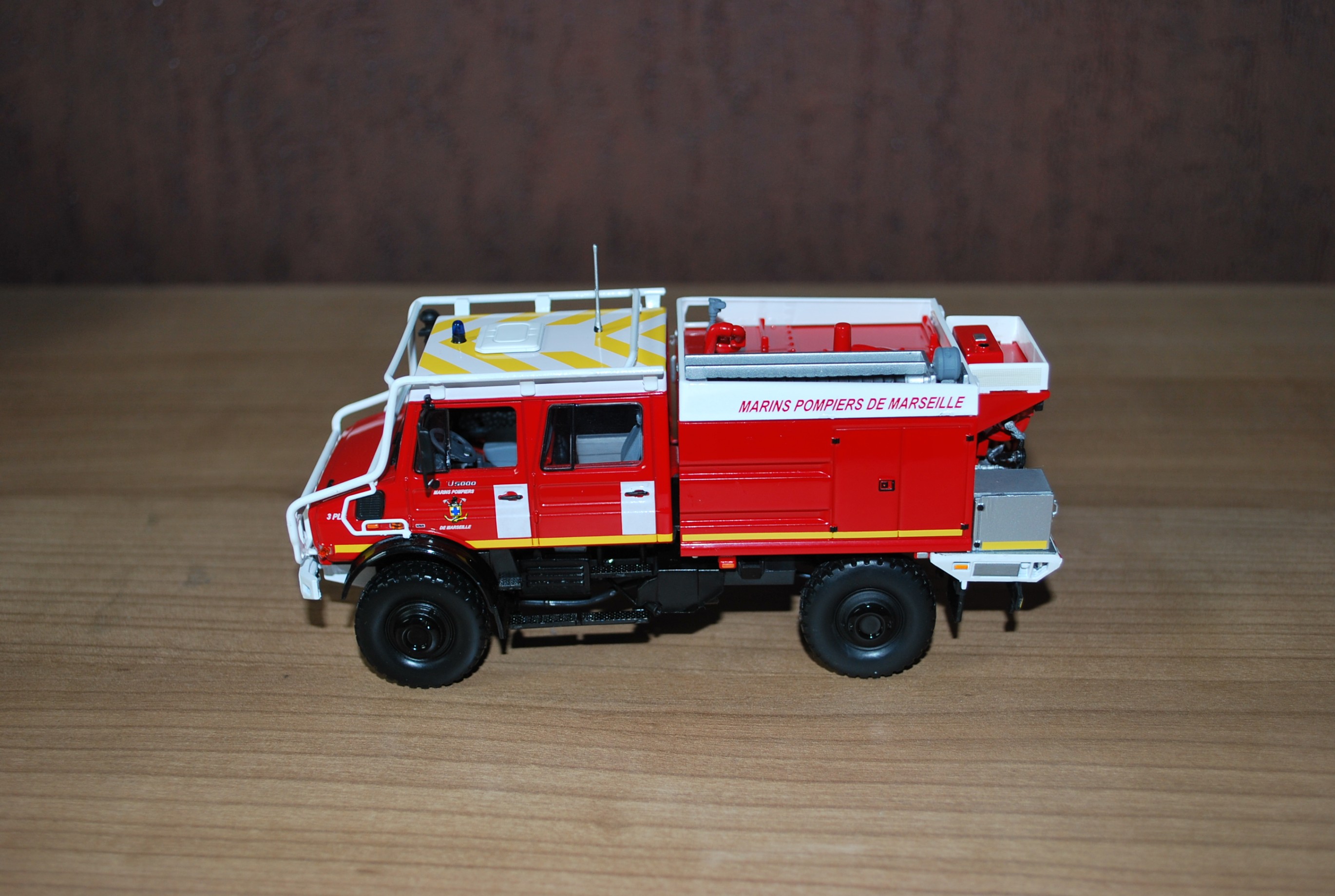 Mercedes U5000 CCF des Marins Pompiers de Marseille au 1/50 (Burago) 