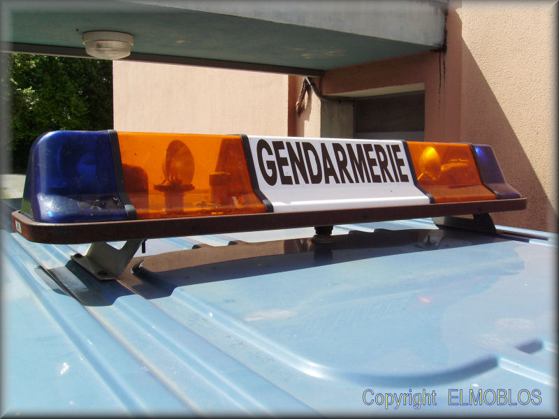 300 euros d'amende pour avoir équipée sa voiture d'un gyrophare - Le  Pandore et la Gendarmerie