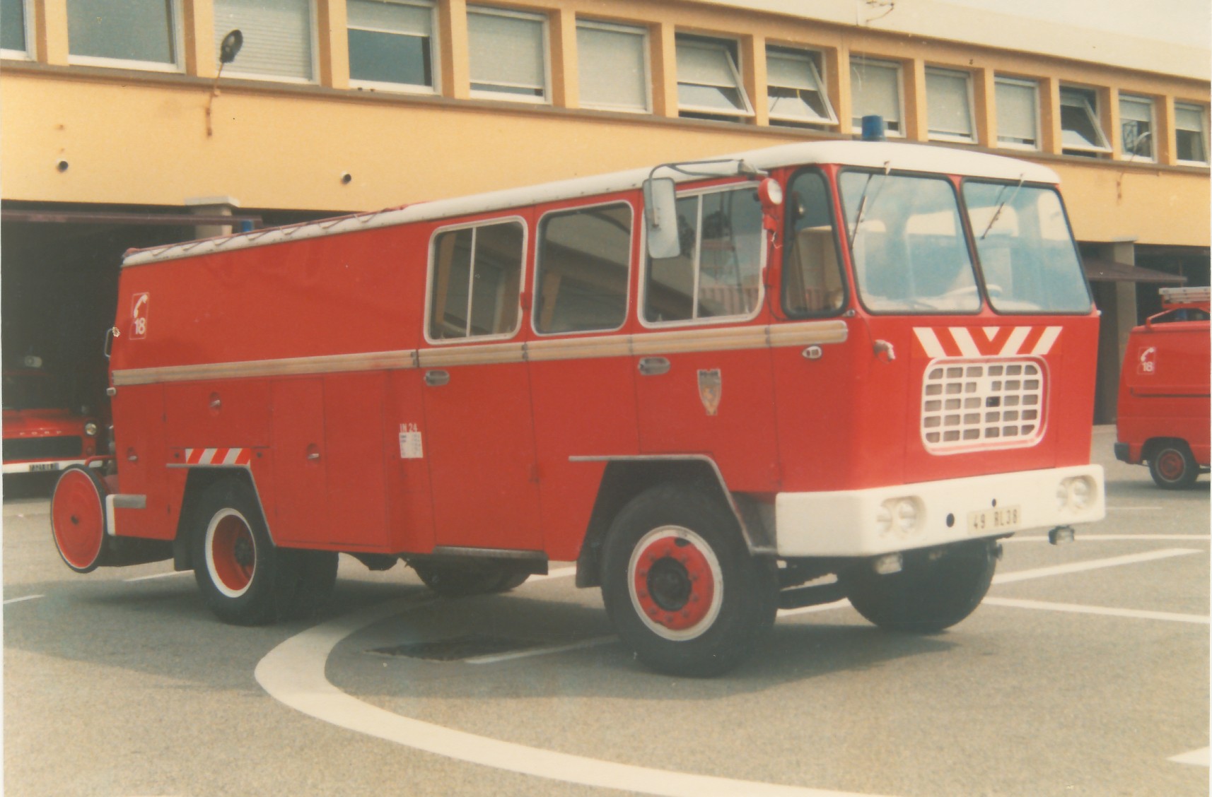 Vintage 1950 – Camion De Pompiers Tippco – Zone US – Tôle – Friction – Long 17,6 Cm
