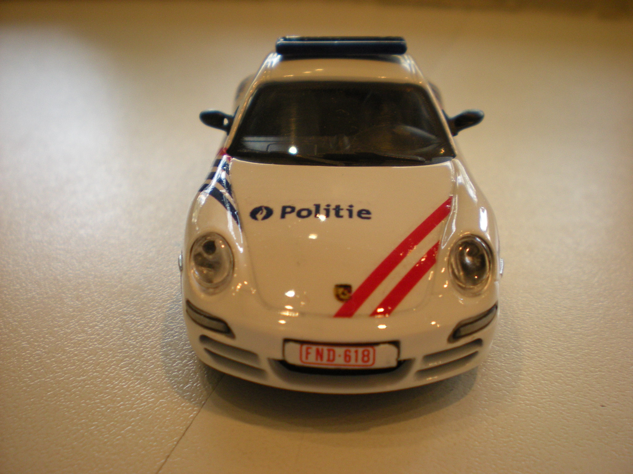 BMW Série 1 Police Belgique 1/24 – Hongwell – Miniature Collection Avec Défauts