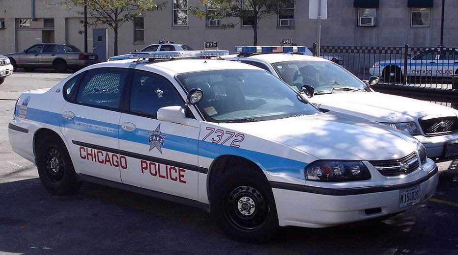 Decaying remains found at Chicago funeral home following odor complaints