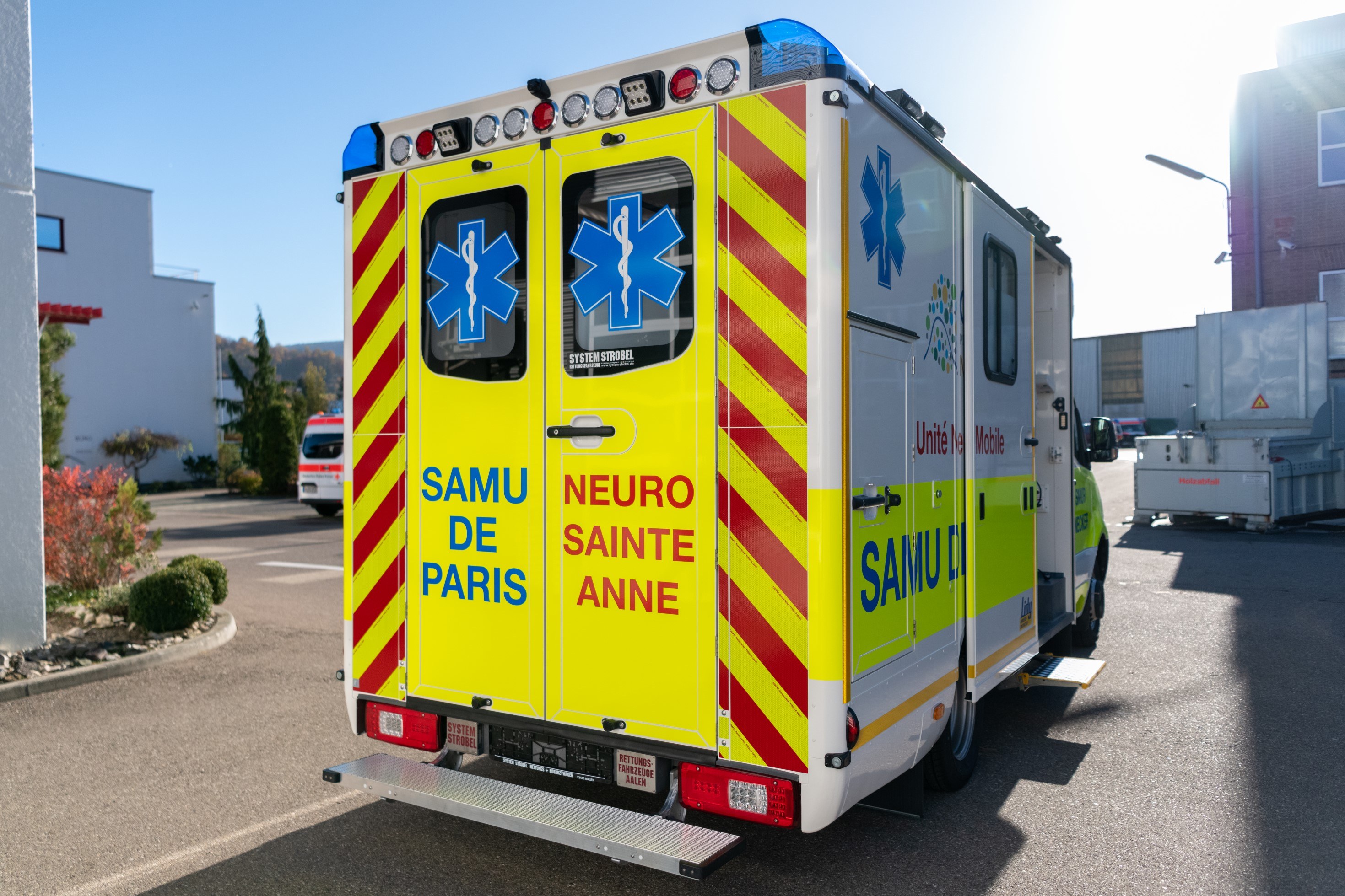 Véhicules SAMU et SMUR [réanimé] - Page 948 - Auto titre