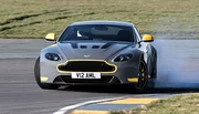 Aston Martin : la boîte manuelle de retour sur la V12 Vantage S