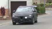 Le SUV à venir Alfa Romeo Stelvio rôde près du Nürburgring