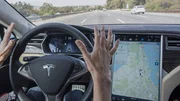 Tesla : l'Autopilot mis à jour et de plus en plus performant