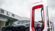 Recharger à une borne Tesla ne sera plus gratuit l'année prochaine