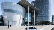 Focus sur l'incroyable "Usine de verre" de Volkswagen
