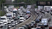 Les Français restent accros à leurs autos pour se rendre au travail