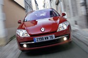 Renault Laguna 2.0 dCi 175 ch : Puissance à prix d'or