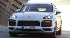 Le Porsche Cayenne E-Hybrid progresse en tout