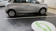 La France compte multiplier par 5 les ventes de voitures électriques d'ici 2022