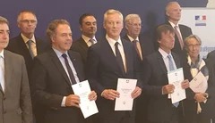 Voiture électrique : objectif 600 000 autos et 100 000 bornes