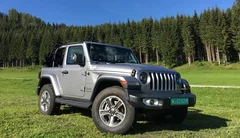 Prise en mains vidéo - Jeep Wrangler 2018 : toujours de boue