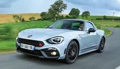 Abarth 124 GT : du carbone sous un soleil de plomb
