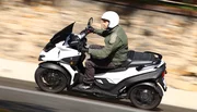 Essai du scooter à 4 roues : Le MP4 hausse le rythme