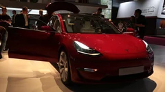 Tesla Model 3 : la familiale électrique s'expose au Mondial de l'Auto