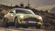 Le futur SUV Aston Martin DBX se confronte à la terre