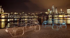 Des sculptures minimalistes du nouveau Range Rover Evoque exposées à Londres