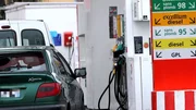 Carburants : Macron promet une baisse des taxes en cas de hausse des prix du pétrole