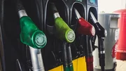 Moratoire sur la hausse des taxes sur le carburant : une bonne stratégie ?