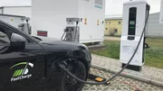 Porsche et BMW s'unissent pour dévoiler un chargeur rapide de 450 kW