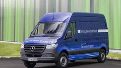 Mercedes et Tesla pourraient collaborer sur des vans électriques
