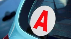 Sera-t-il bientôt possible de conduire dès 17 ans ?