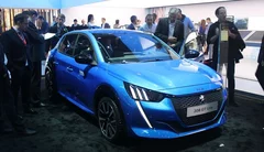 Peugeot 208 : mini 508