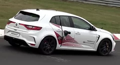 La future Renault Megane R.S. Trophy-R sans camouflage sur le Nürburgring