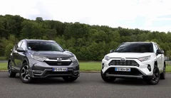Essai Honda CR-V 2.0 i-MMD vs Toyota RAV4 Hybrid : quel est le meilleur SUV hybride ?