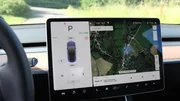 Tesla : Netflix et YouTube s'invitent à bord