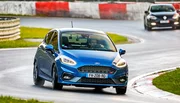 Quand la Ford Fiesta ST s'amuse au Nürburgring sous la pluie (vidéo)