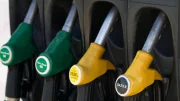 Confinement : prix du carburant au plus bas mais les Français n'en profitent pas !