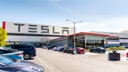 Tesla : bras de fer après une réouverture