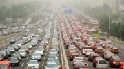 Confinement mondial : le CO2 a baissé "grâce" aux transports et à l'industrie