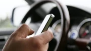 Téléphone au volant sur autoroute : les Français conscients du risque, mais continuent de l'utiliser