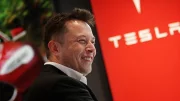 Elon Musk plus riche que Crésus, Rockefeller et Jeff Bezos grâce à Tesla